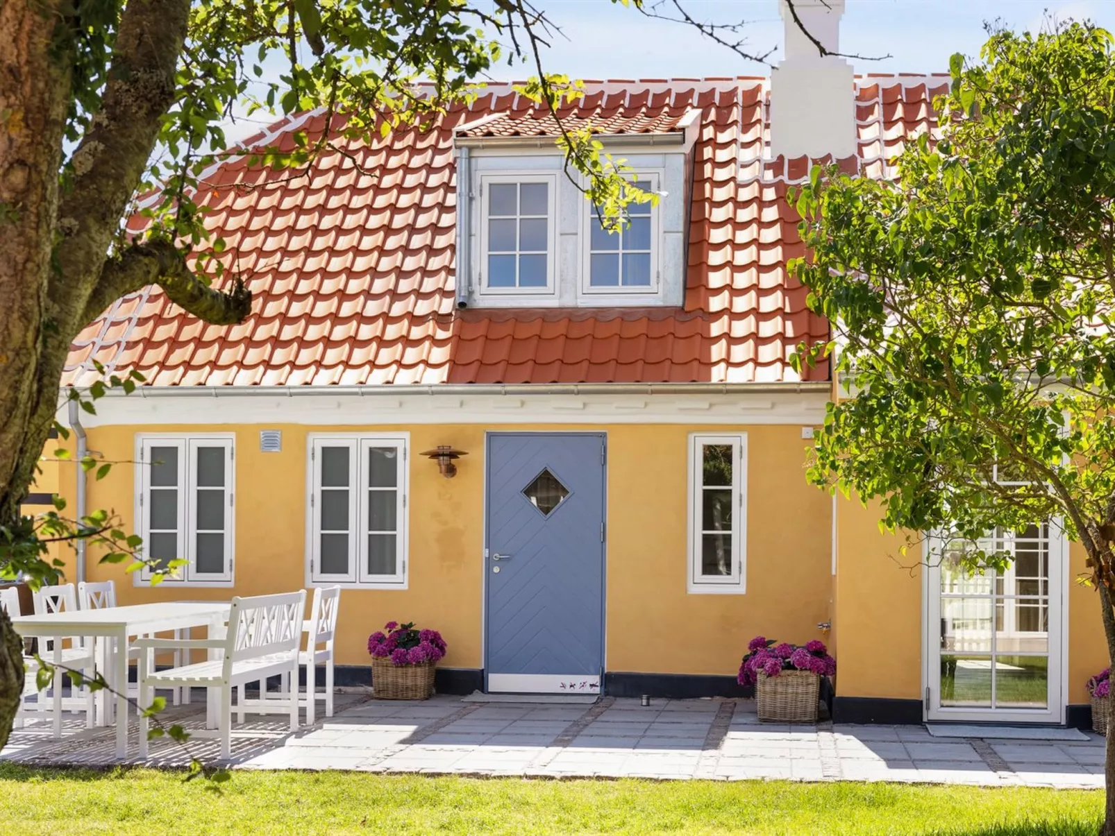 "Karmen" - 100m from the sea-Buiten