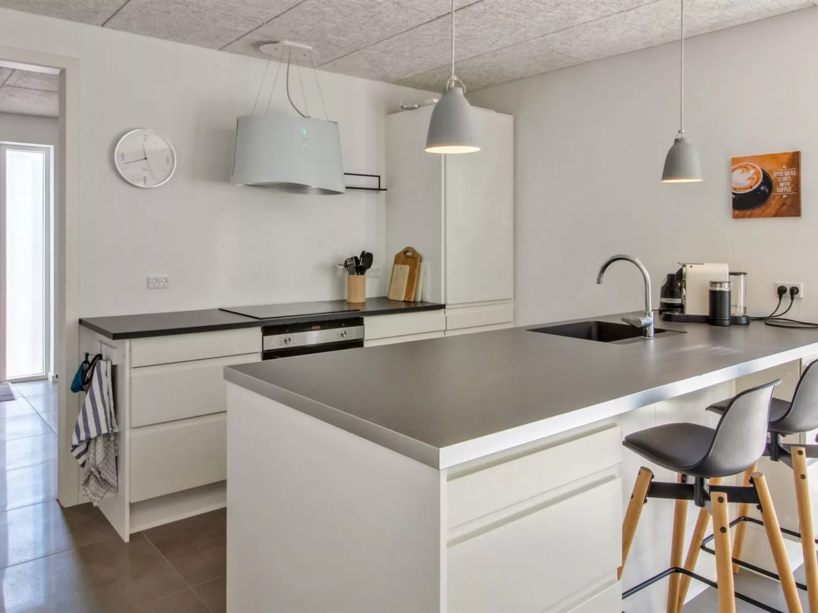 "Razmo" - 2.5km from the sea-Binnen