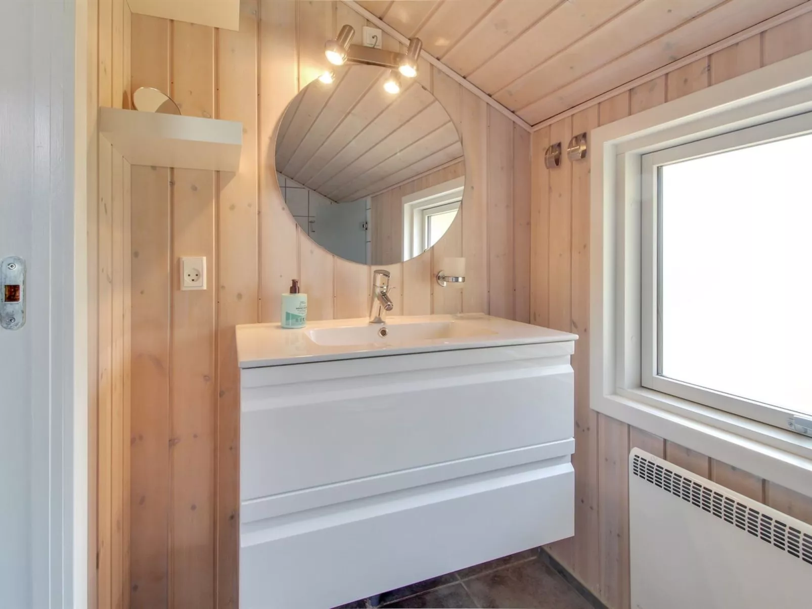 "Aska" - 400m from the sea-Binnen