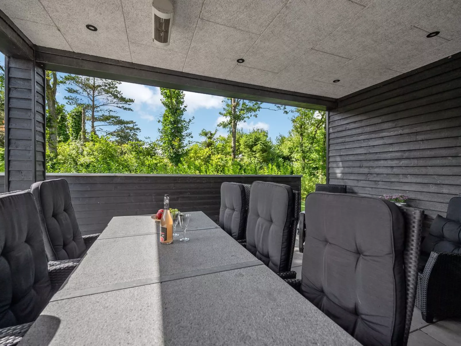 "Henrikke" - 500m to the fjord-Buiten