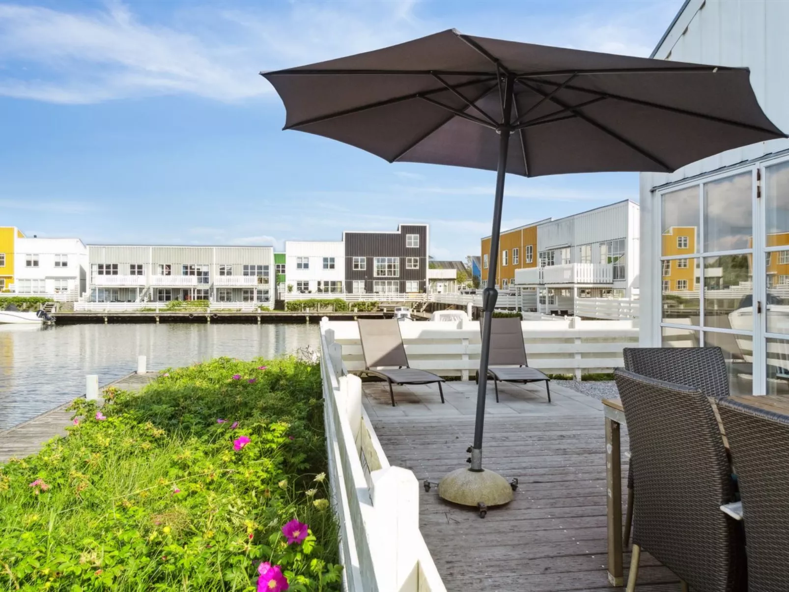 "Annlis" - 5m from the sea-Buiten