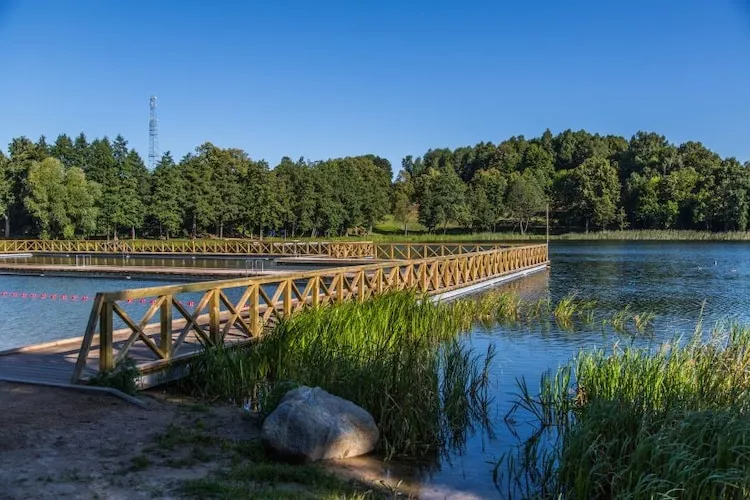 Parterowy domek drewniany w Rynie-Gebieden zomer 1km