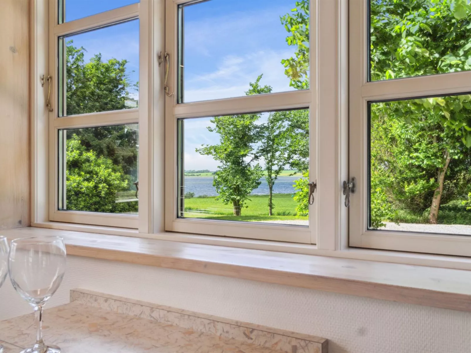 "Månviva" - 150m to the fjord-Binnen