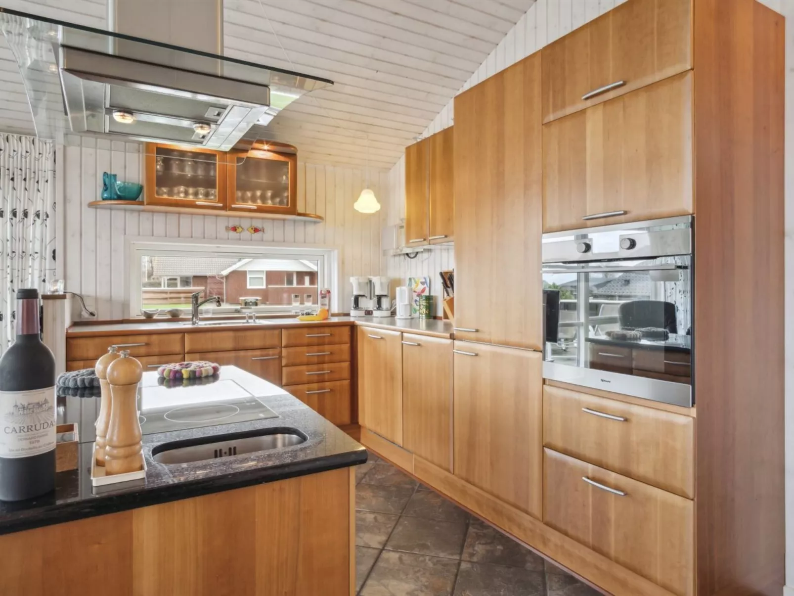 "Sohvi" - 300m from the sea-Binnen