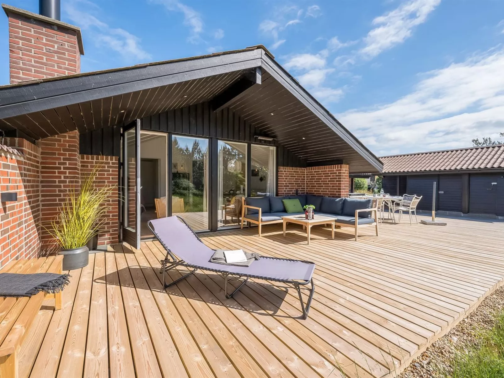 "Tilda" - 900m from the sea-Buiten