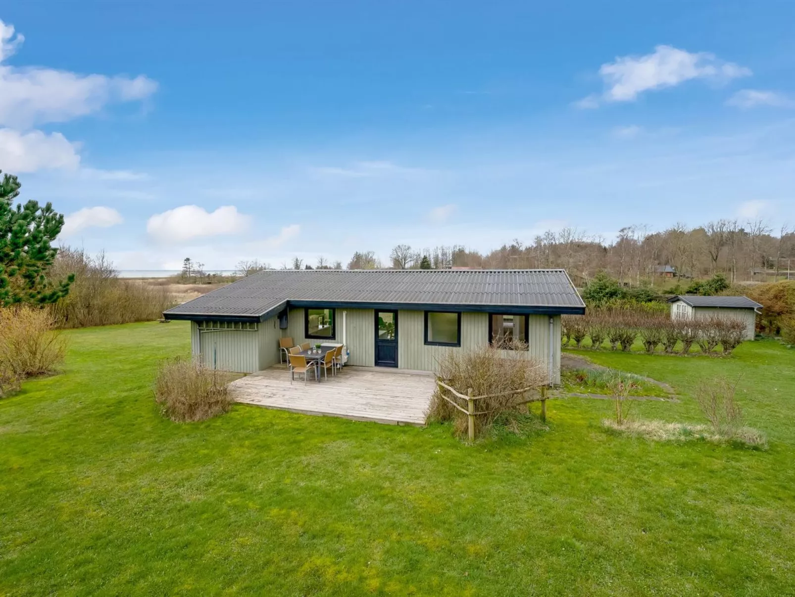 "Jule" - 1.3km to the fjord-Buiten