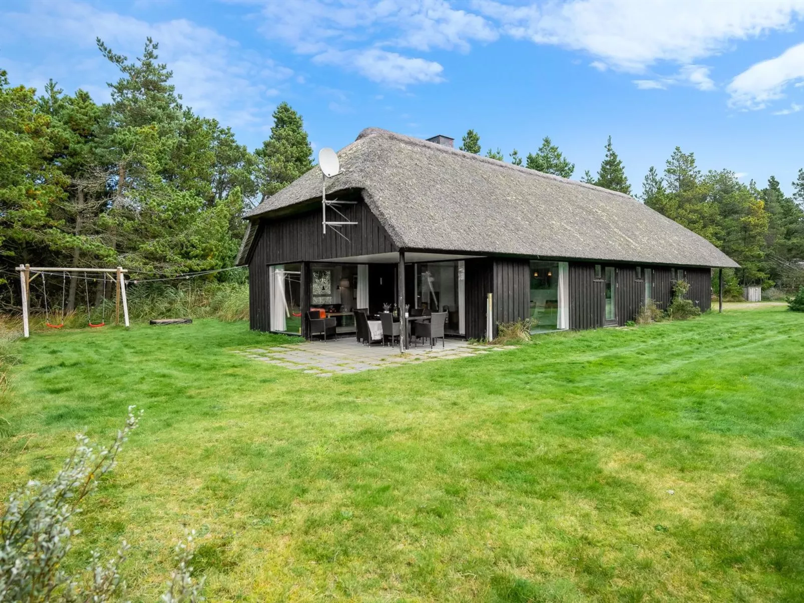 "Dix" - 900m from the sea