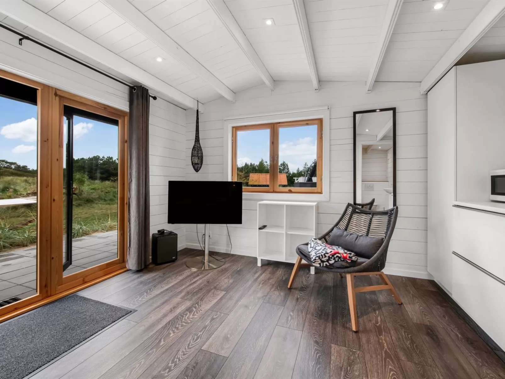 "Nona" - 1.1km from the sea-Binnen