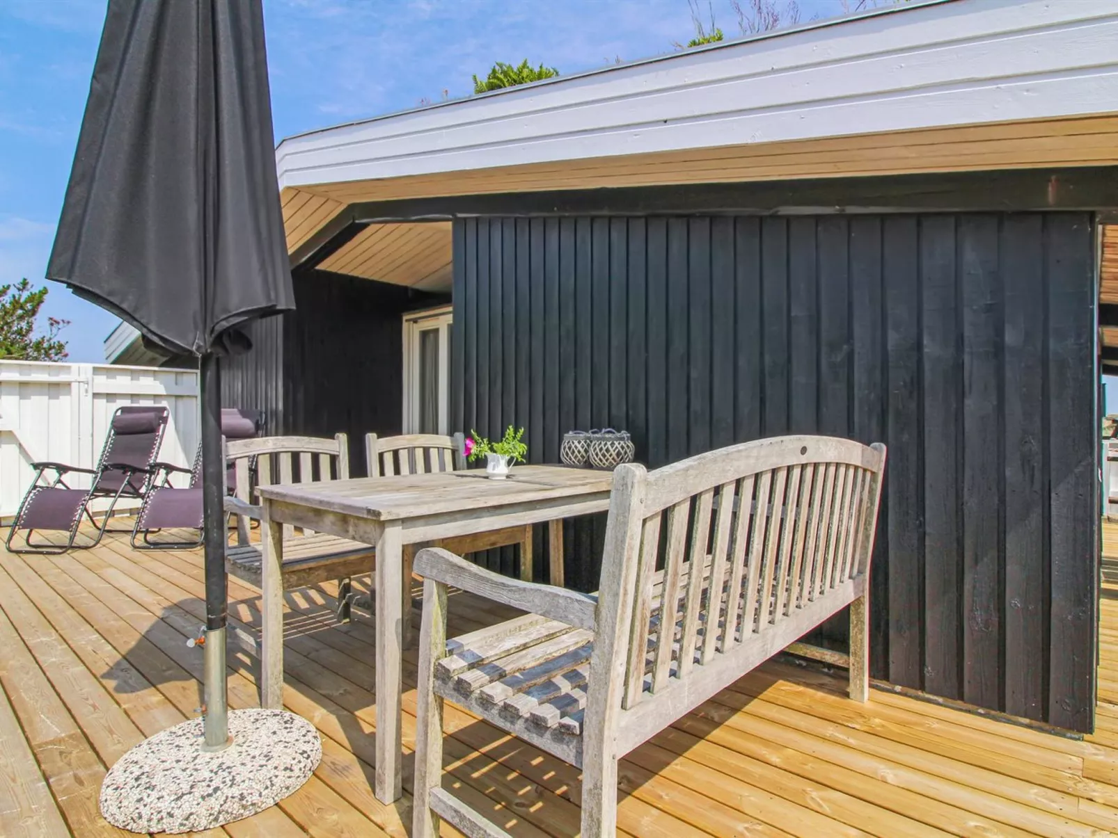 "Scarlett" - 300m from the sea-Buiten