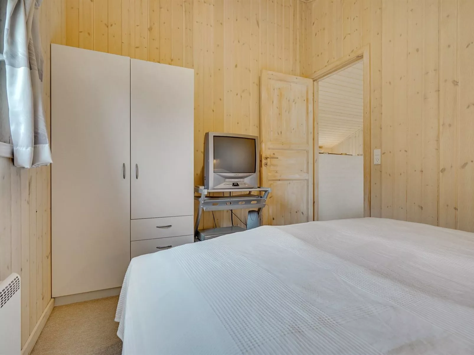 "Aviaja" - 12km from the sea-Binnen