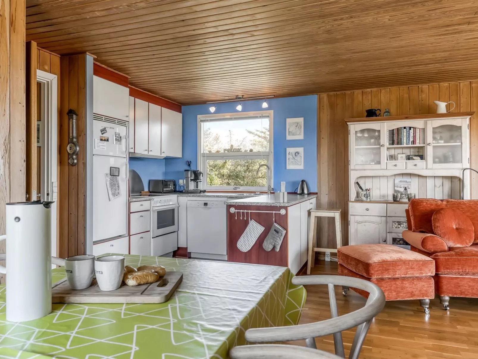 "Letje" - 500m from the sea-Binnen