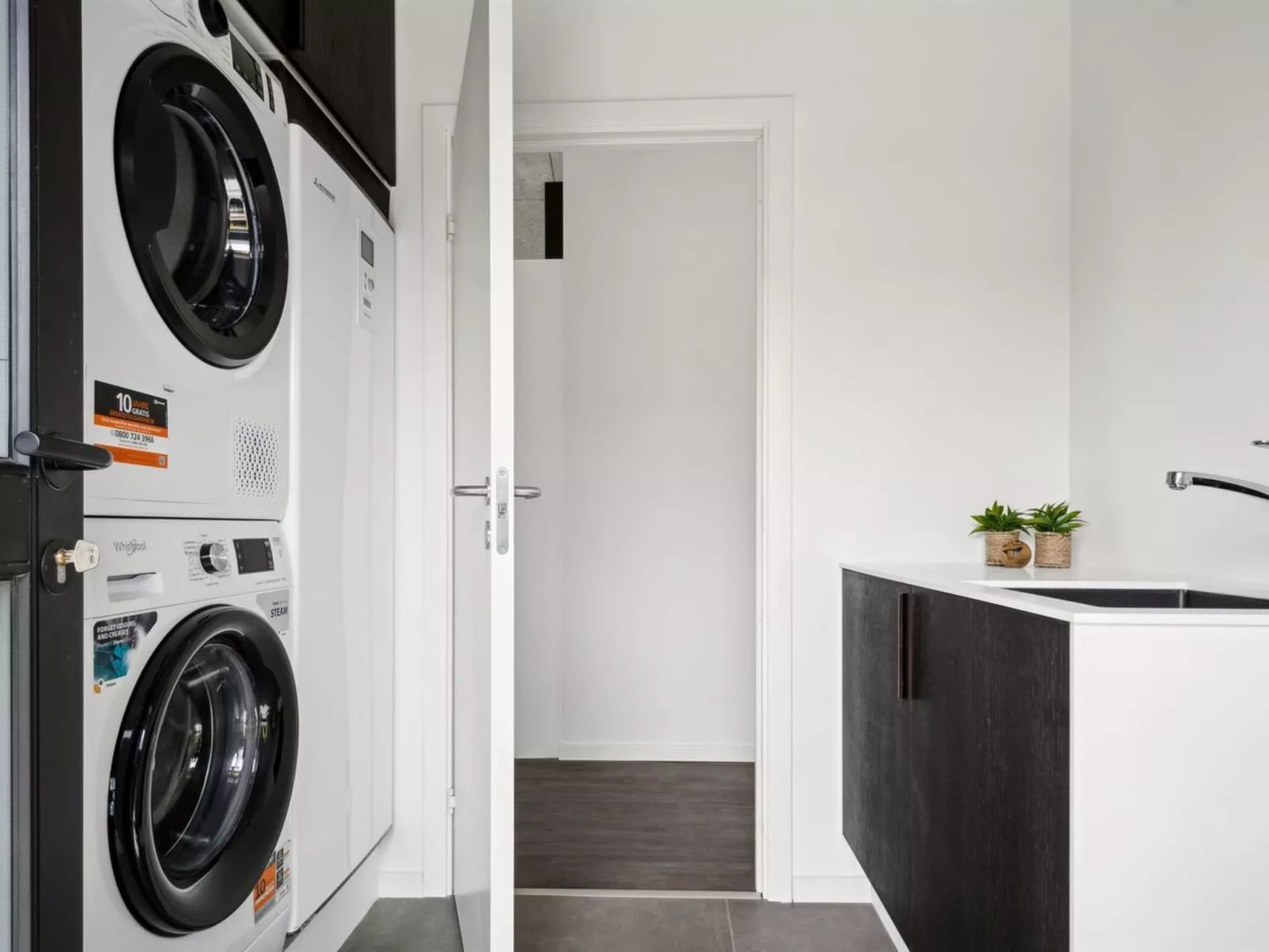 "Henryk" - 75m from the sea-Binnen