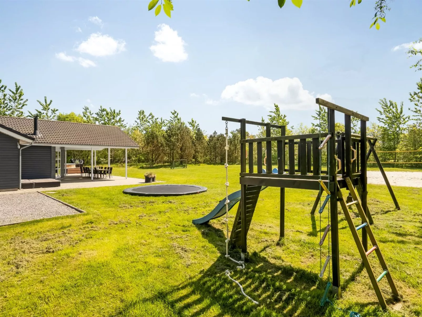 "Ahto" - 600m to the fjord-Buiten