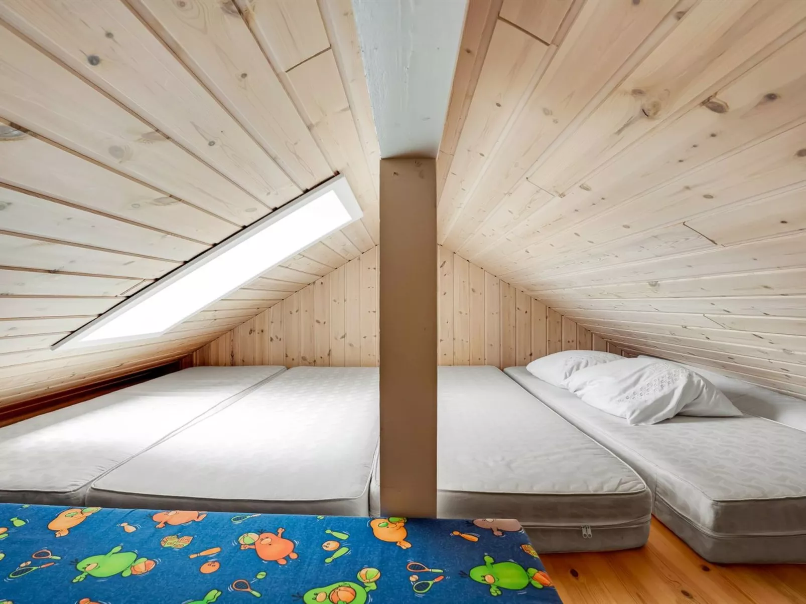 "Gudlaug" - 1km from the sea-Binnen