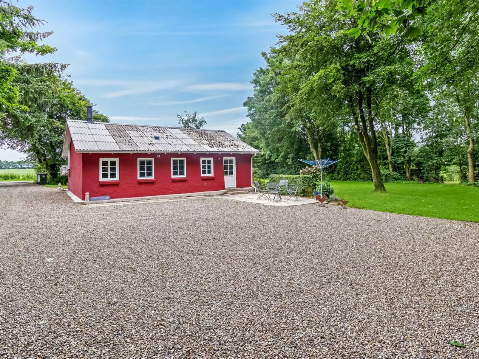 "Saran" - 30km from the sea-Buiten