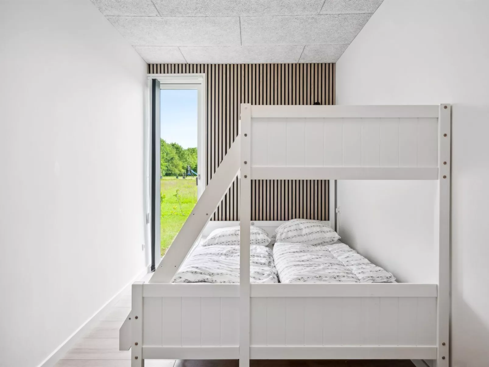 "Danika" - 650m from the sea-Binnen