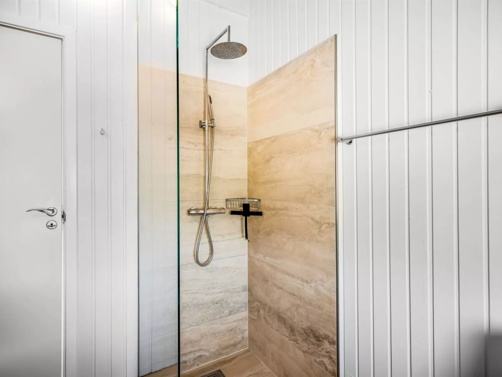 "Emin" - 700m from the sea-Binnen