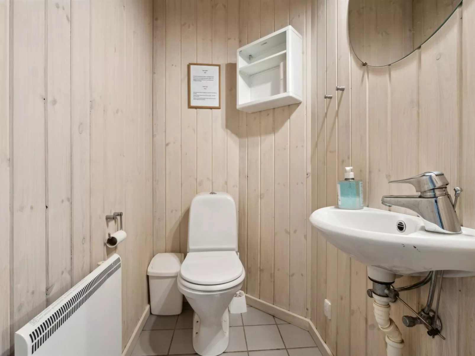 "Emmie" - 1.2km from the sea-Binnen