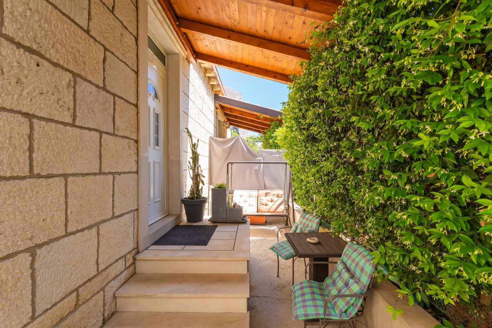 Apartments and Room Frane- Standard Studio with Terrace-Buitenlucht