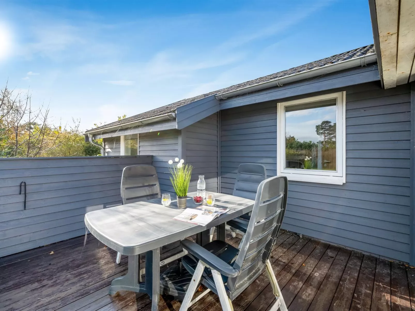 "Pirjo" - 350m to the fjord-Buiten