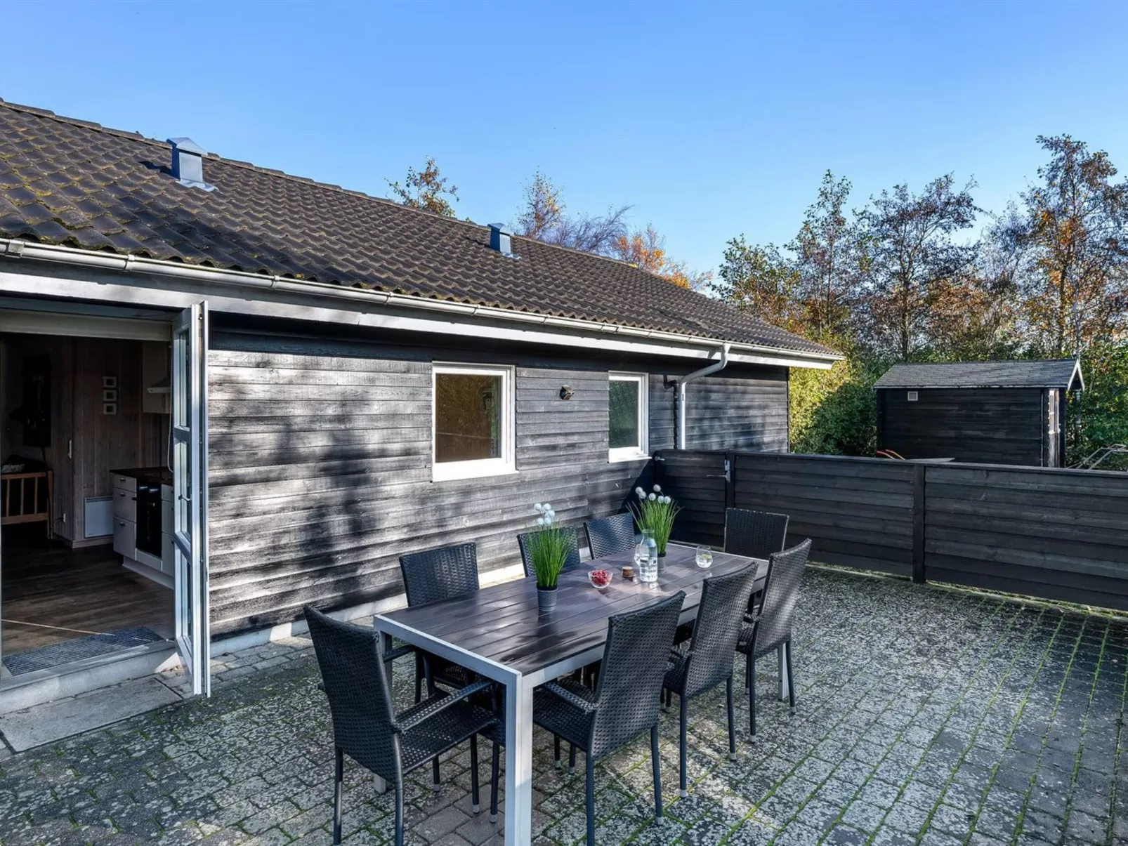 "Efka" - 600m to the fjord-Buiten