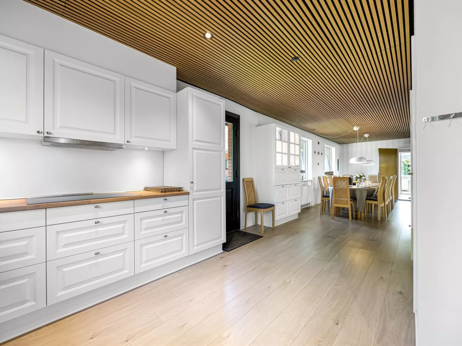 "Solvey" - 400m from the sea-Binnen