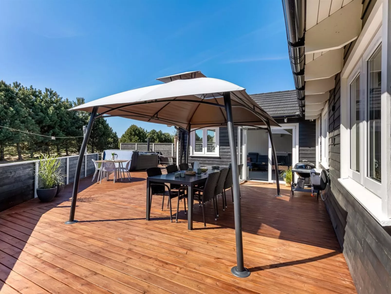 "Amdi" - 1.3km from the sea-Buiten