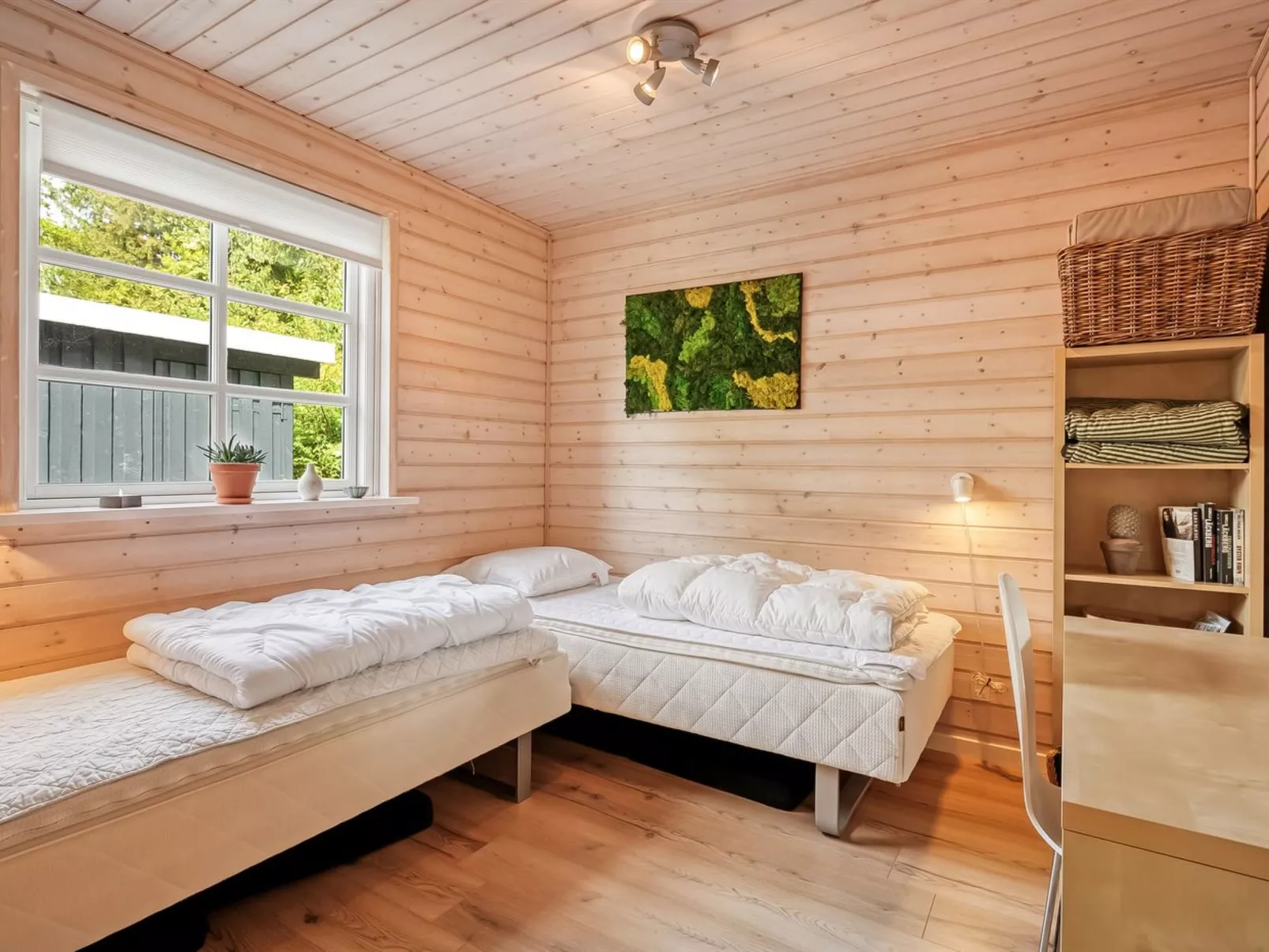 "Iorund" - 9km from the sea-Binnen