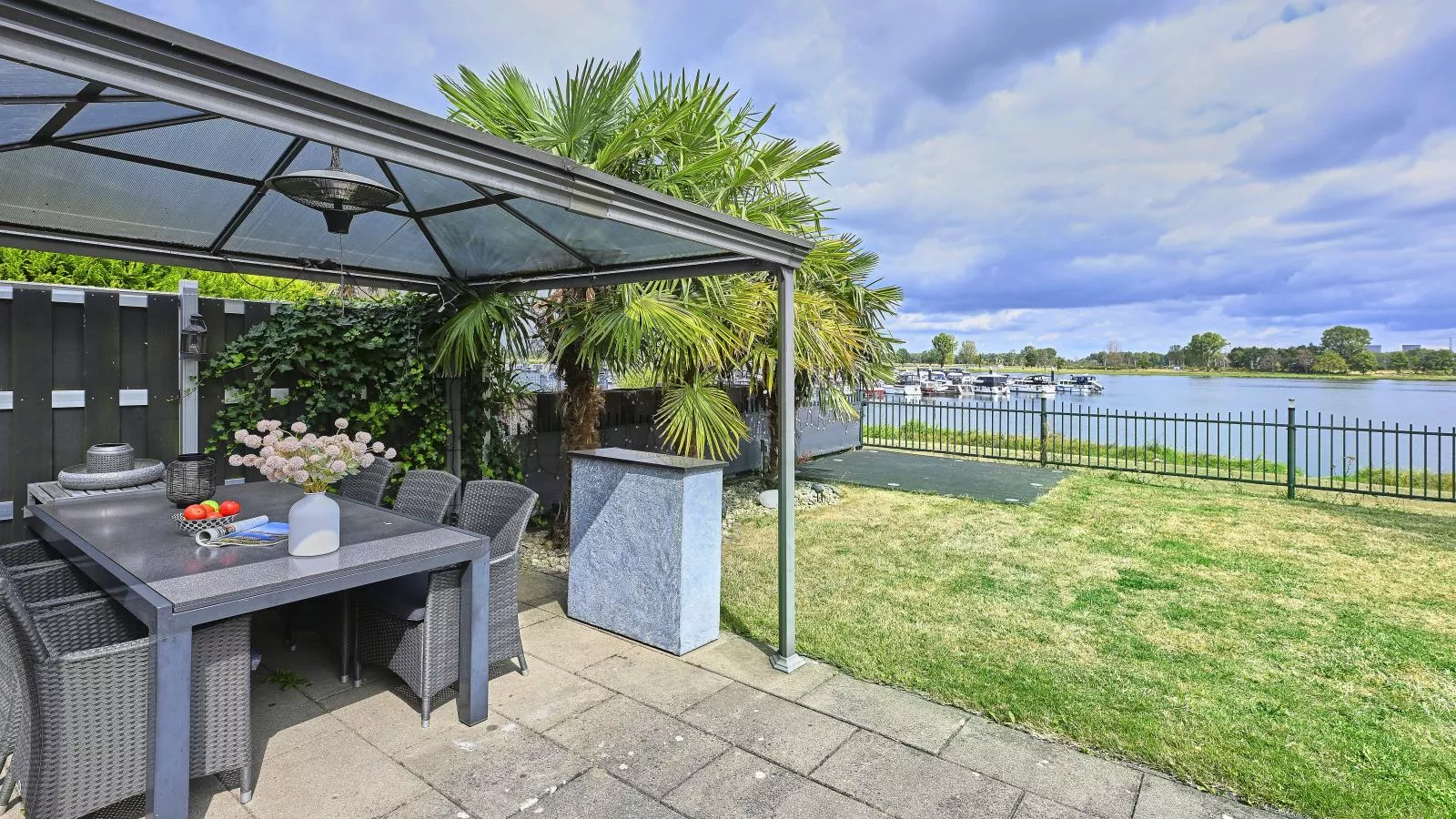 Maaszicht-Terrasbalkon