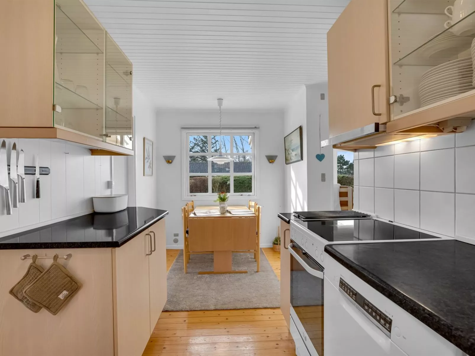 "Andrine" - 100m from the sea-Binnen