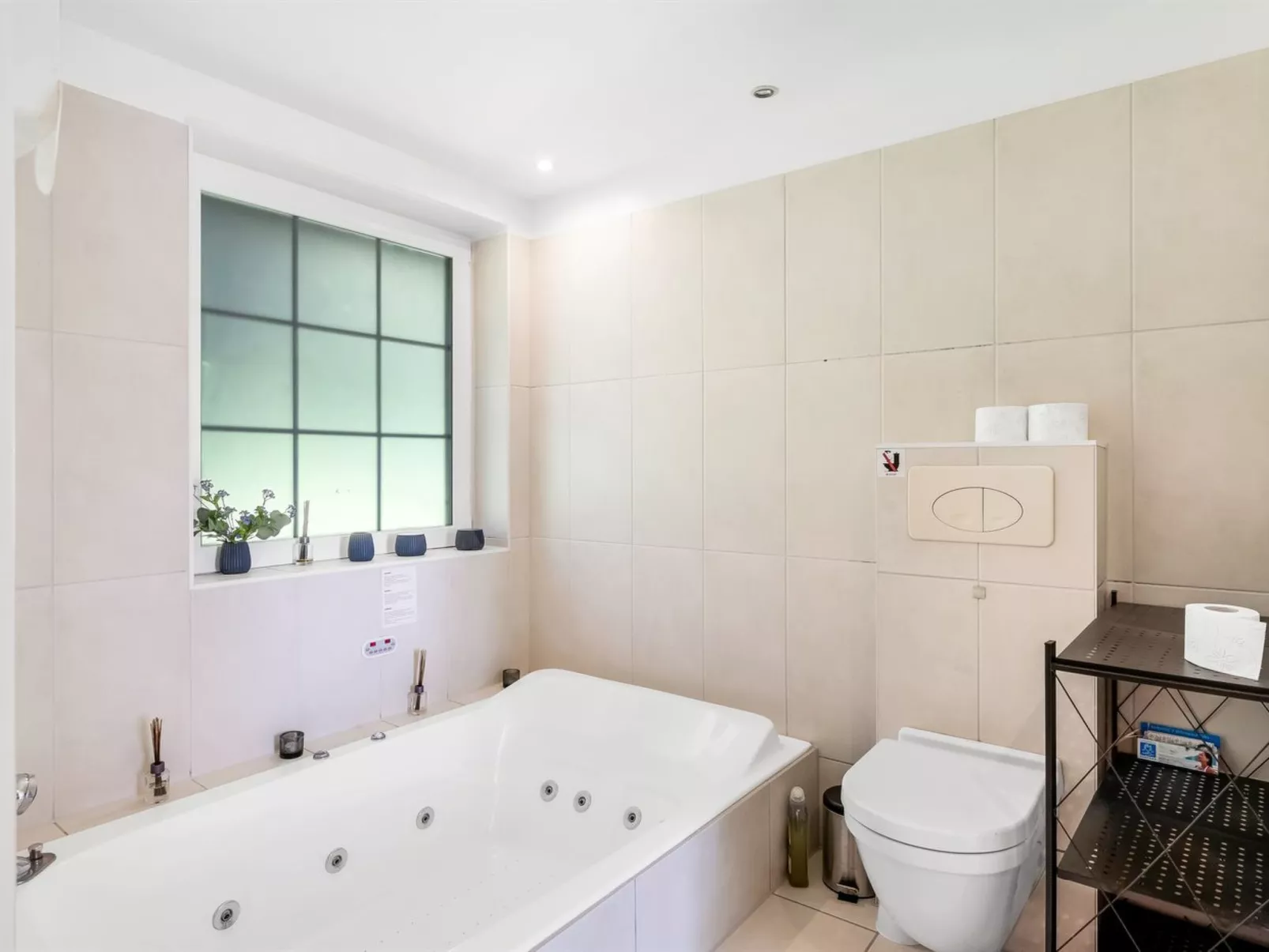 "Matild" - 250m from the sea-Binnen