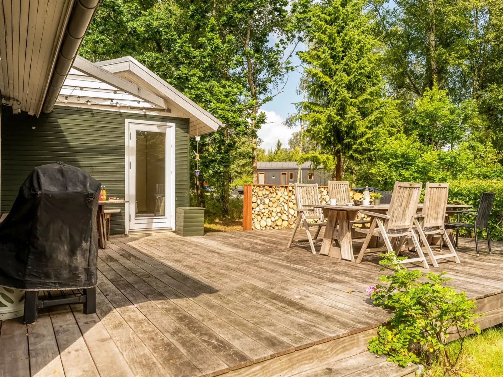 "Elisabete" - 200m to the fjord-Buiten