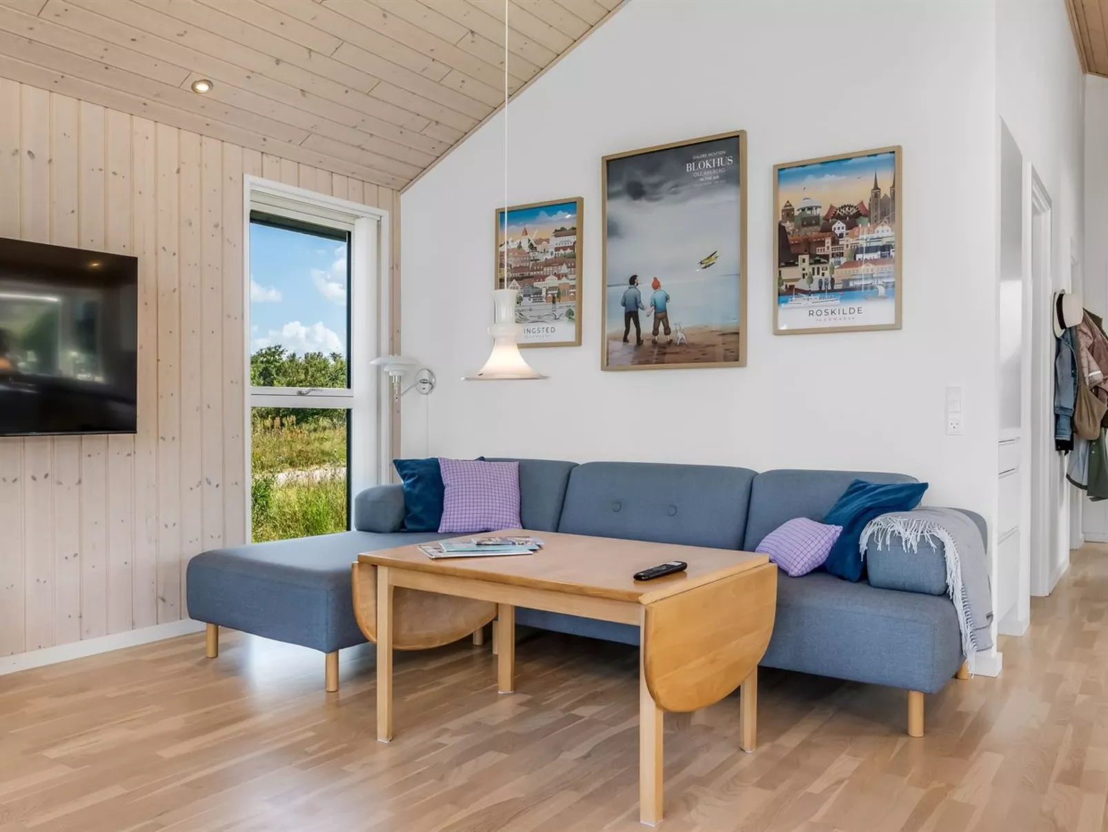 "Ilya" - 1.7km from the sea-Binnen