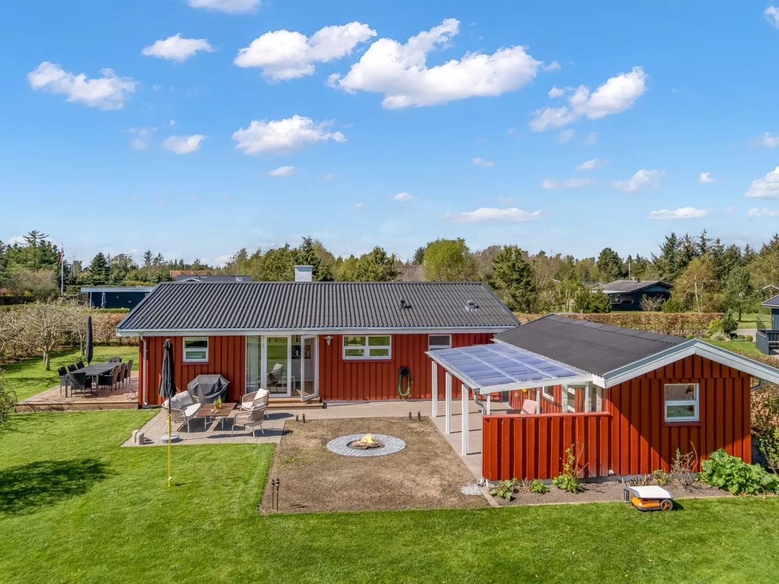 "Ruse" -  from the sea-Buiten