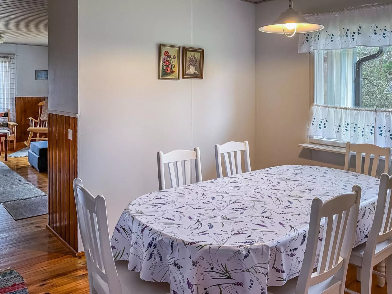 Mäkelän vierastalo-Binnen