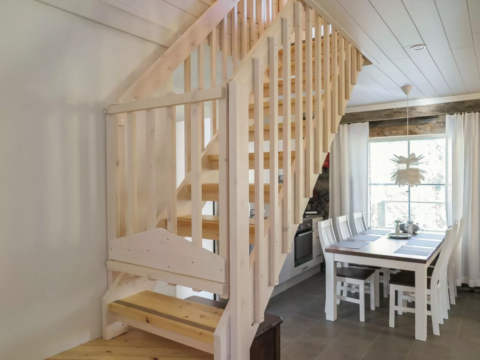 Maahisenrinne 3 f 25-Binnen