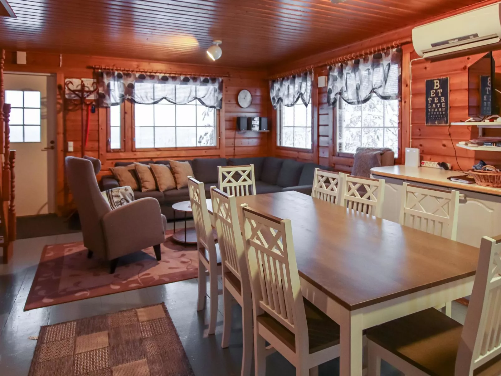 Aurinkoalppi 11a paritalon yläkerta-Binnen