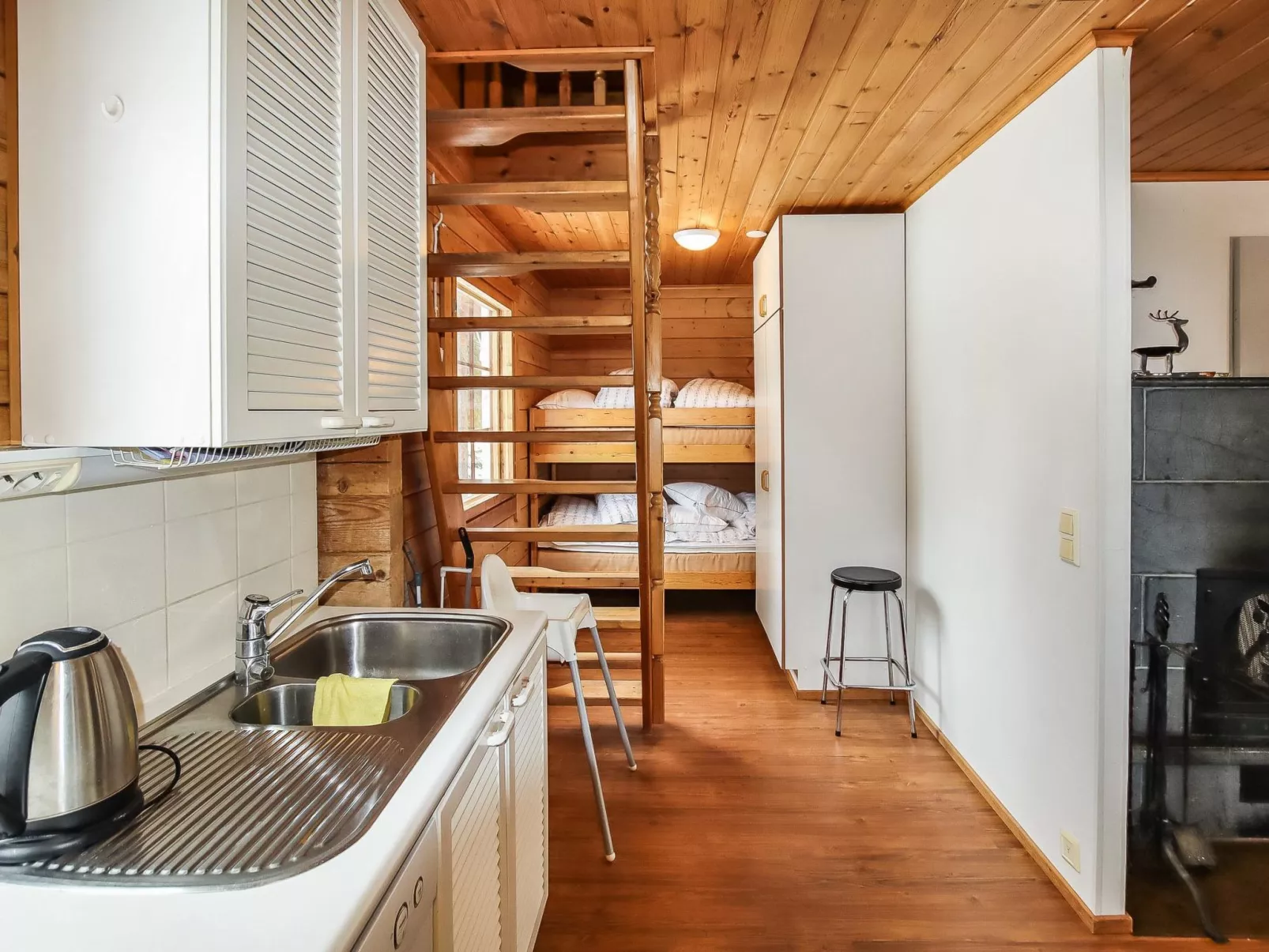 Alppikylä 4a paritalo-Binnen