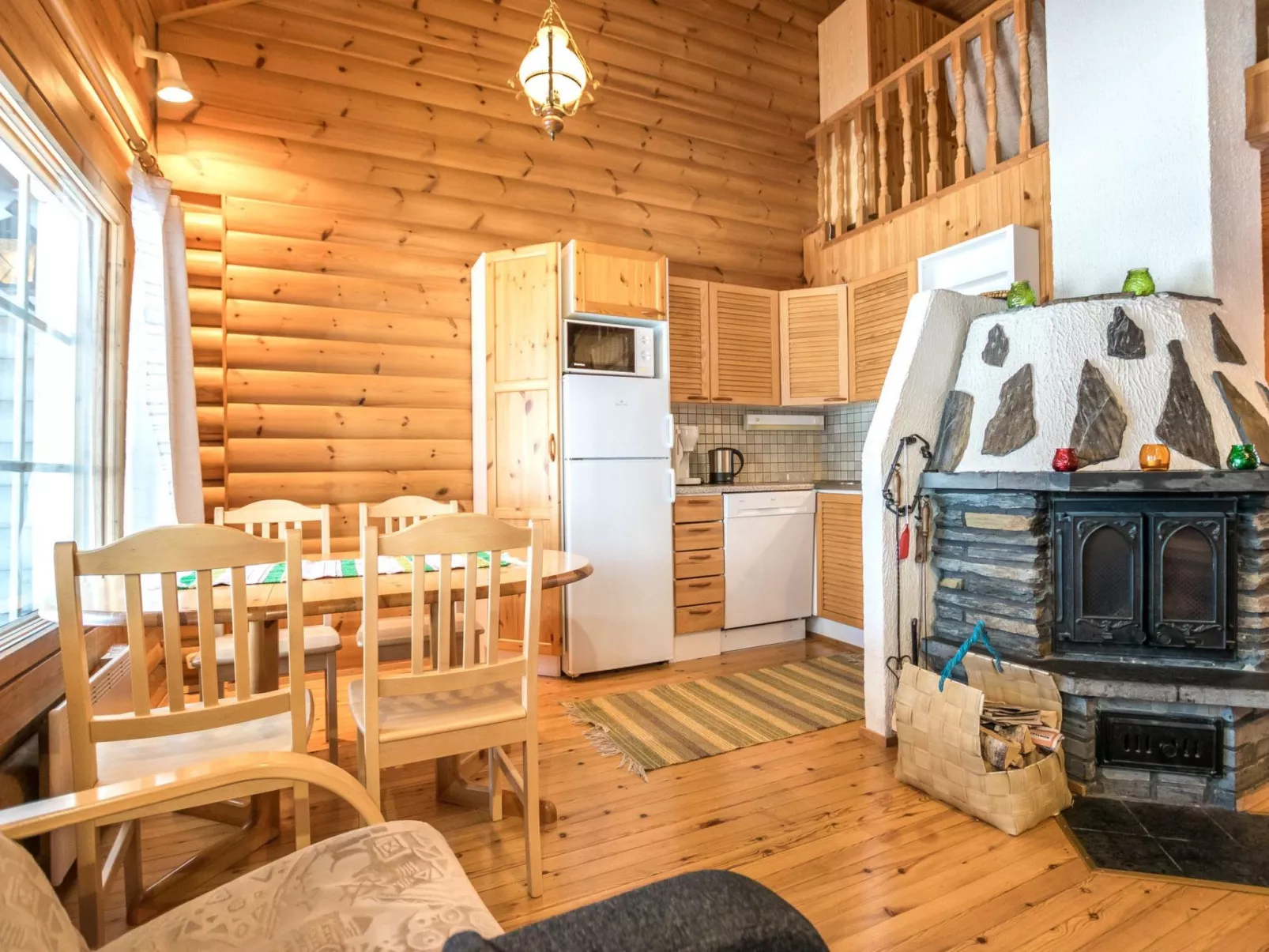 Ukkohovi 5 paritalo-Binnen