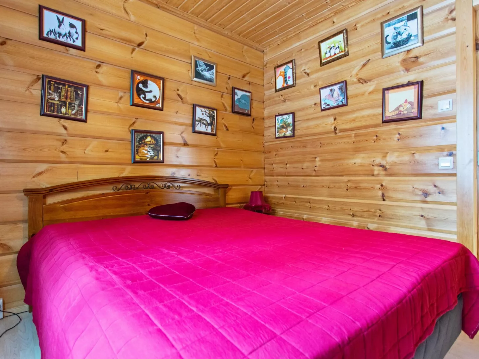 Lomataivas mökki-Binnen