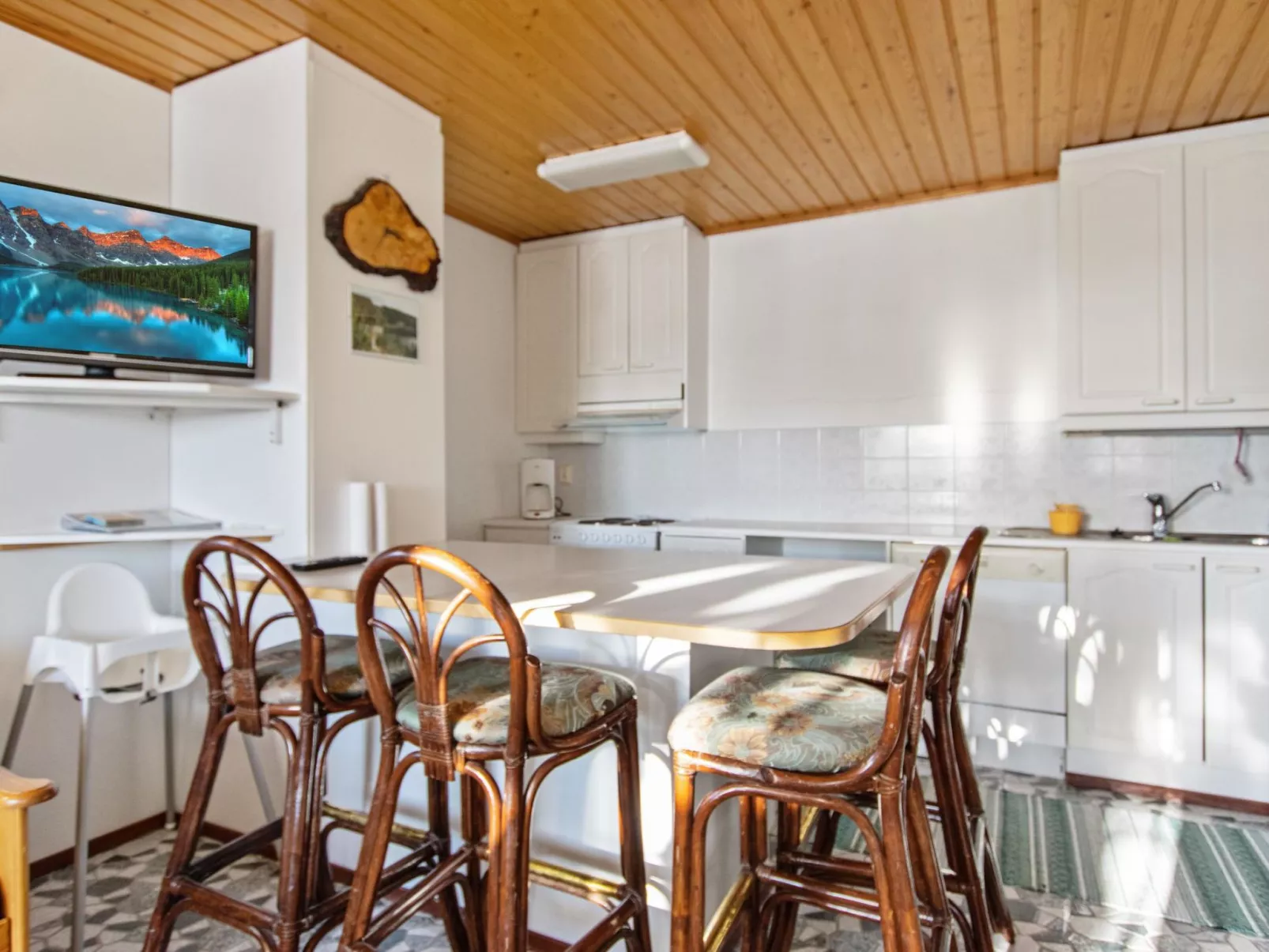 Alppikylä 13b paritalo-Binnen