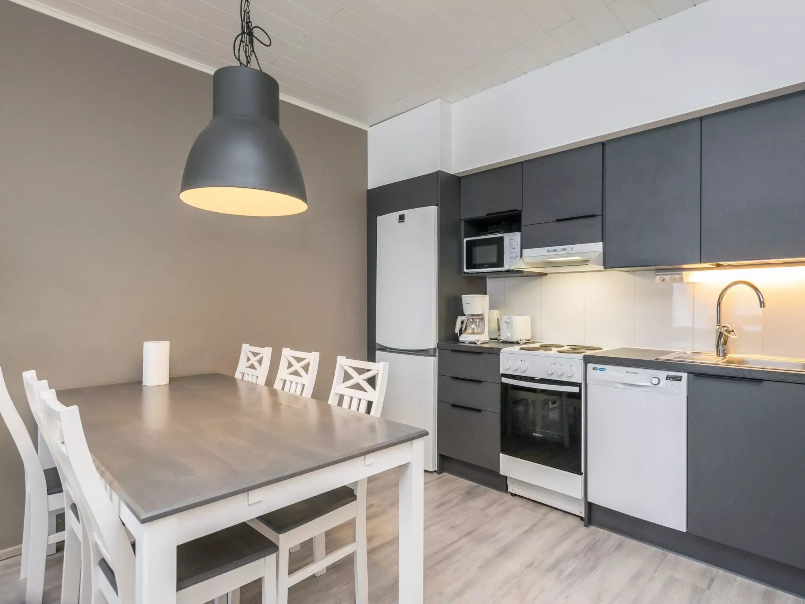 Skivillas paljakka 6. (2mh)-Binnen