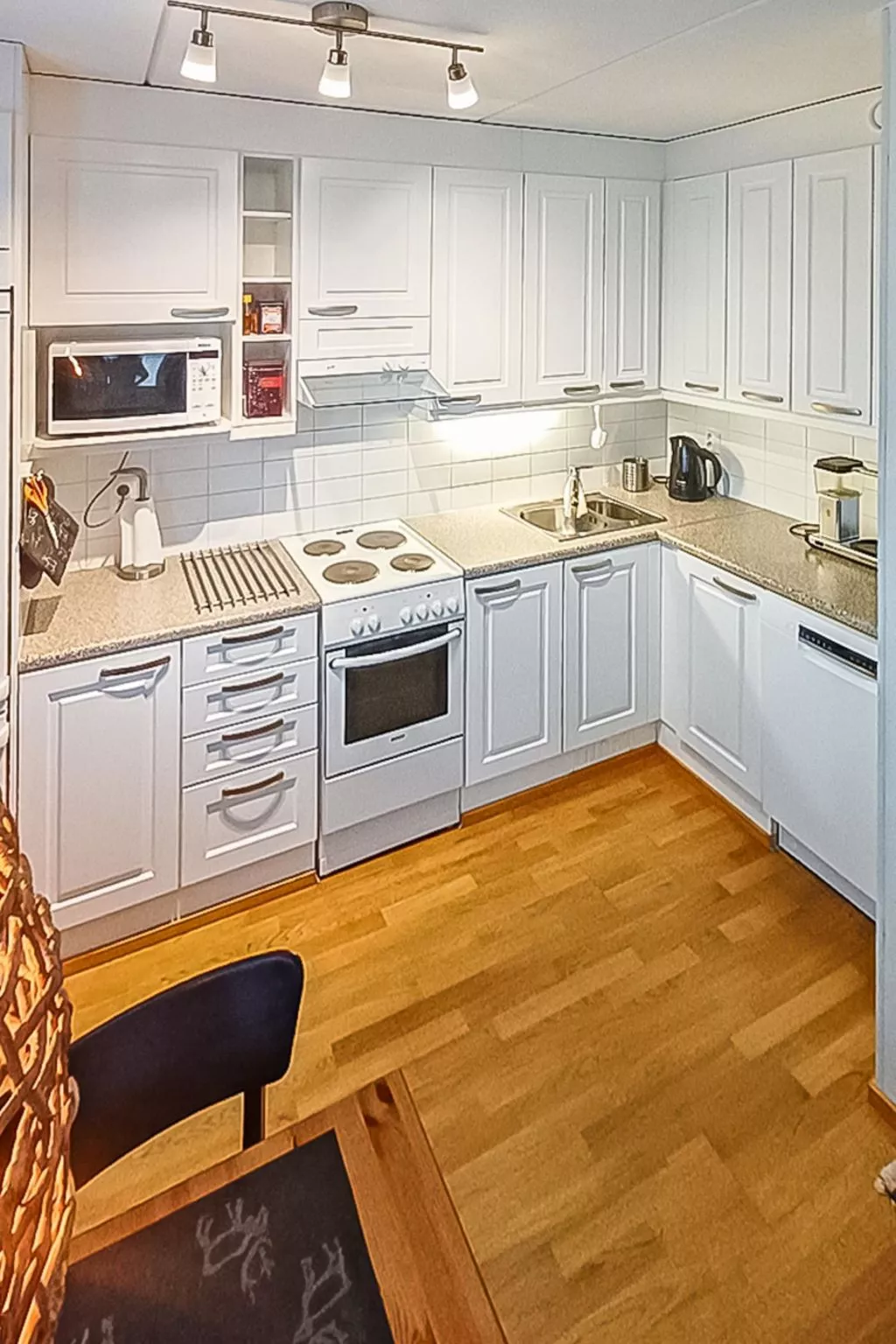 Karhunvartijan pirtti c 2-Binnen