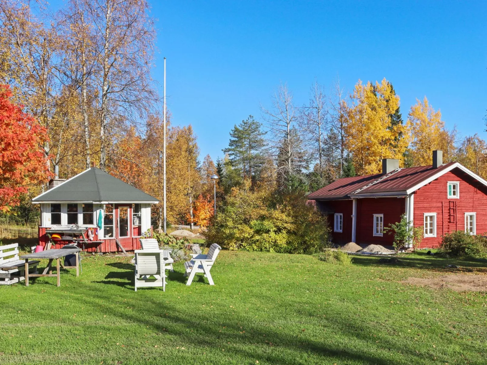 Laattajan hirsipirtti-Binnen
