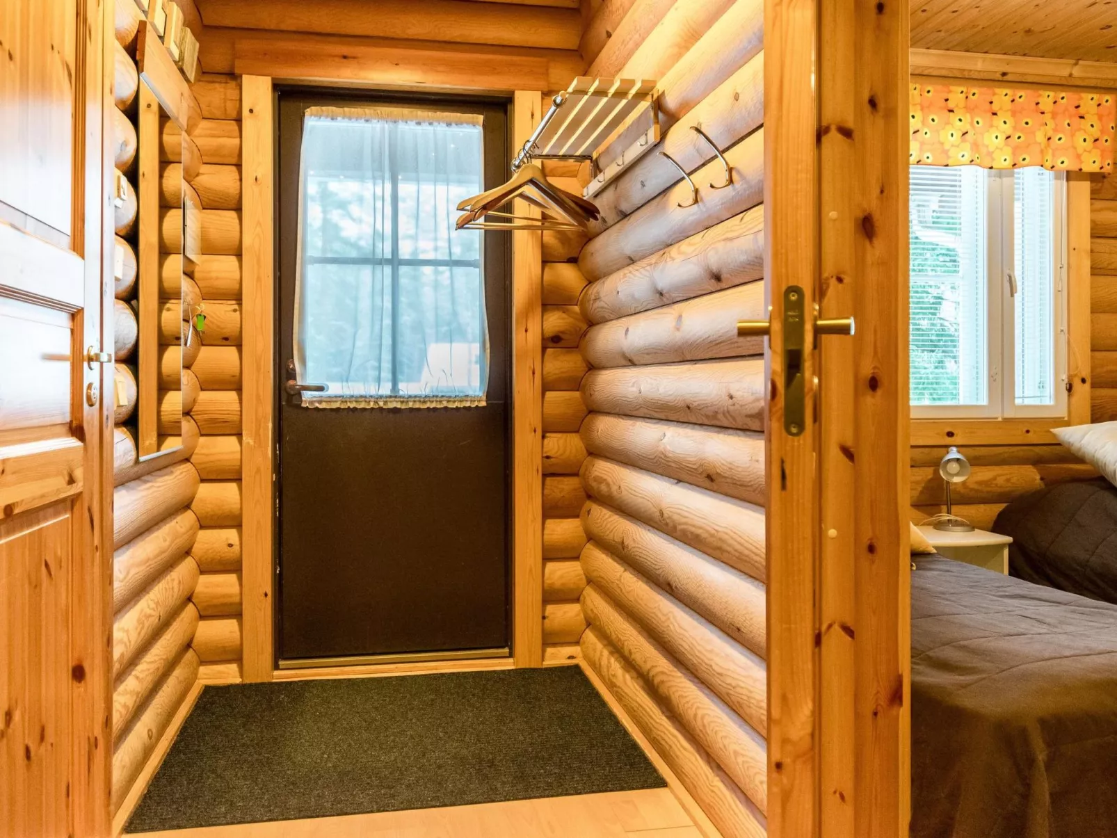 Kilpolan karoliina-Binnen