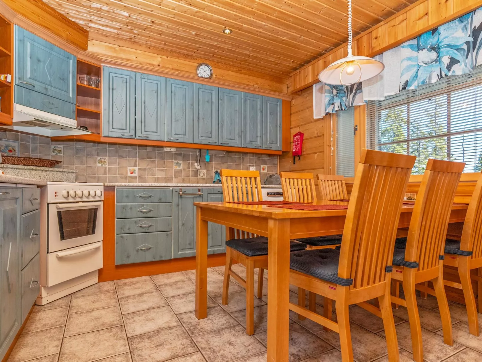 Kinostupa 1a (2)-Binnen