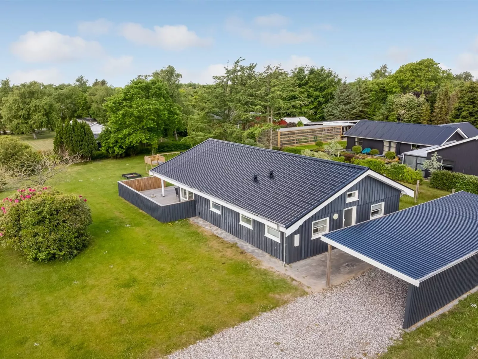 "Ebertine" - 740m to the fjord-Buiten