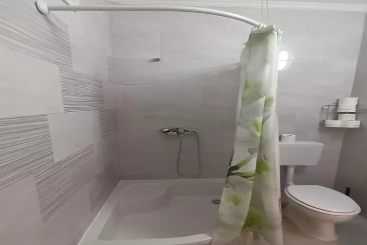 Apartments Jezerane - Studio Apartment-Badkamer