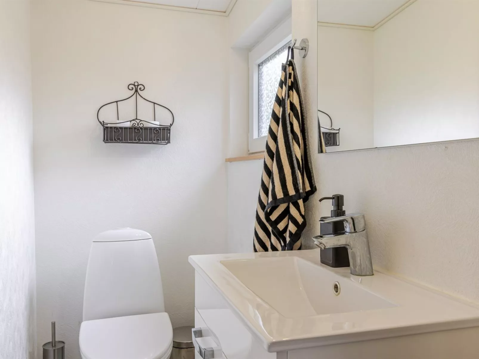 "Gyda" - 350m from the sea-Binnen