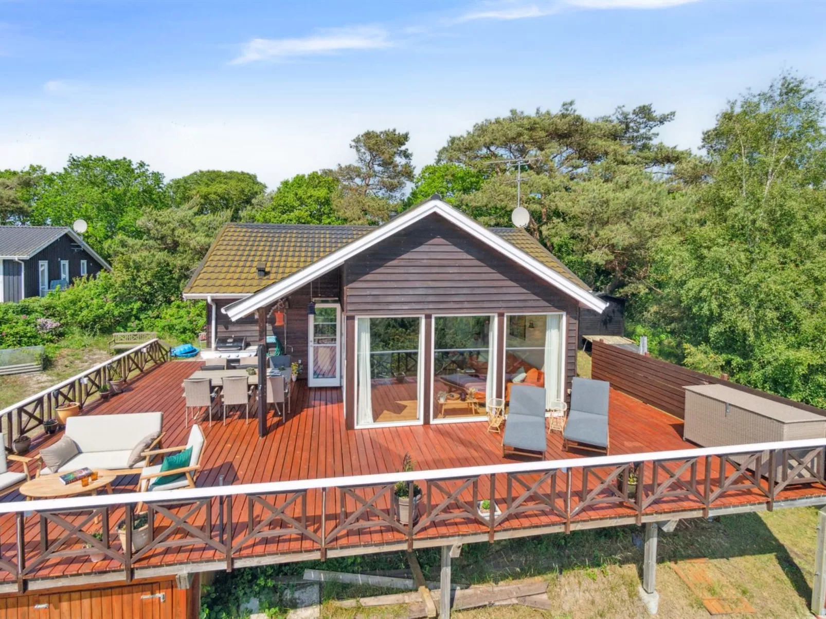 "Mariam" - 100m from the sea-Buiten